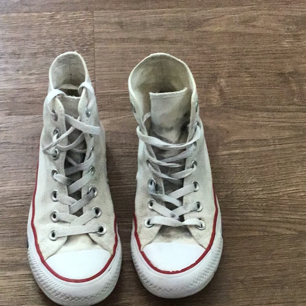 White high top converse size mens size 4 or women size 6